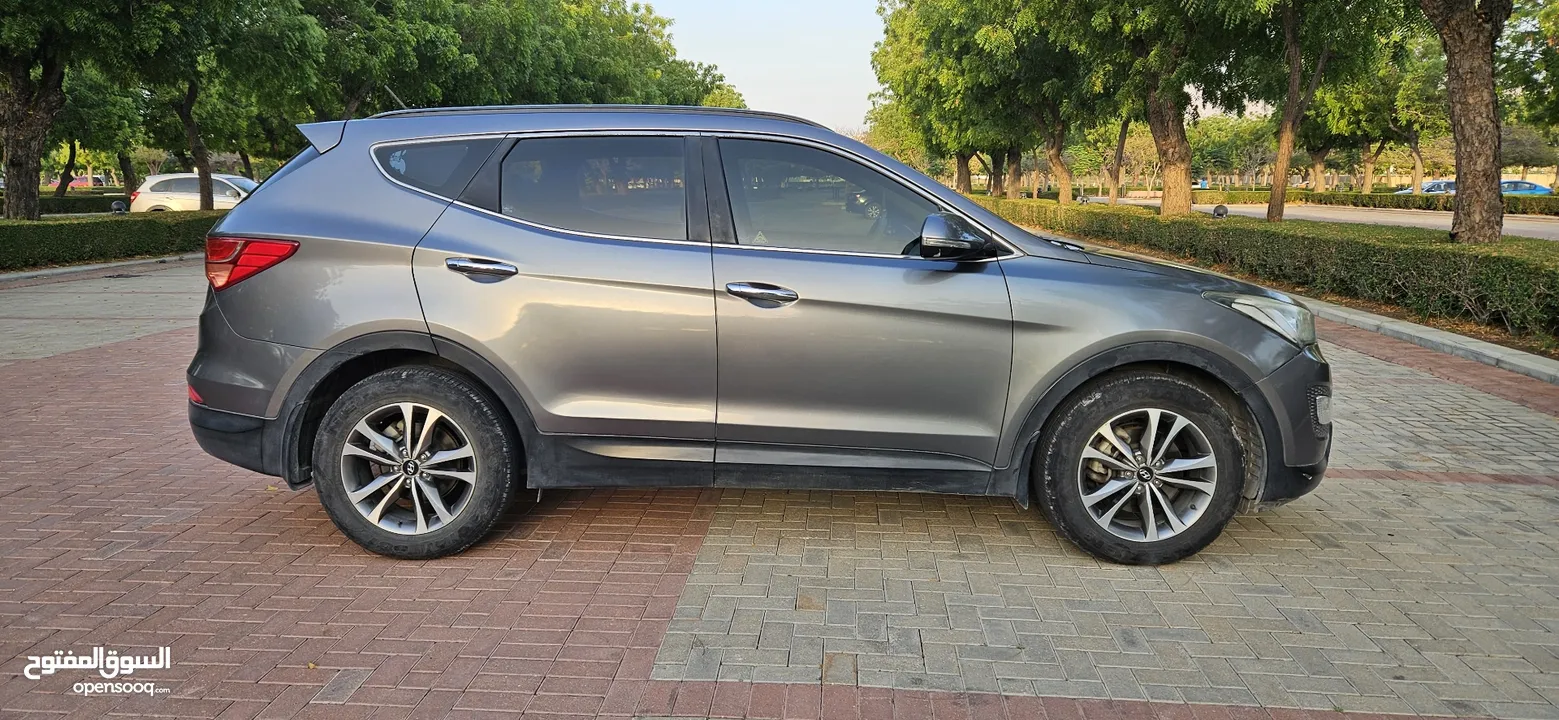 Expat driven, showroom maintained 3.3ltr santa fe 4wd for immediate sale