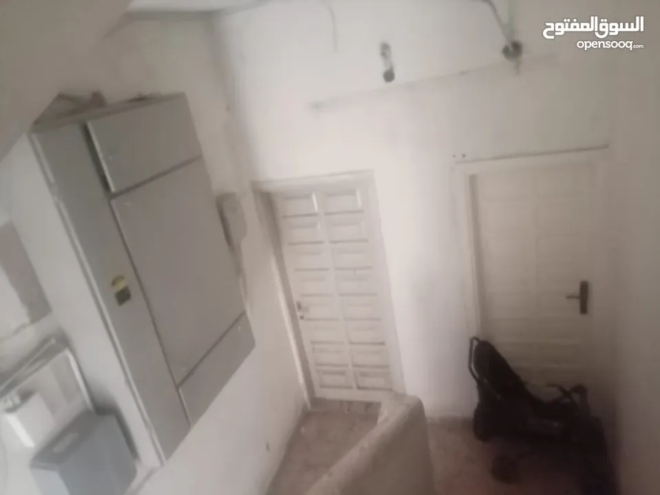 عمارة سكنية في الهاشمي الشمالي