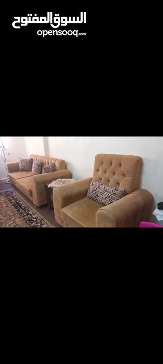 طقم كنب ممتاز بحاله الوكاله استعمال خفيف جدا