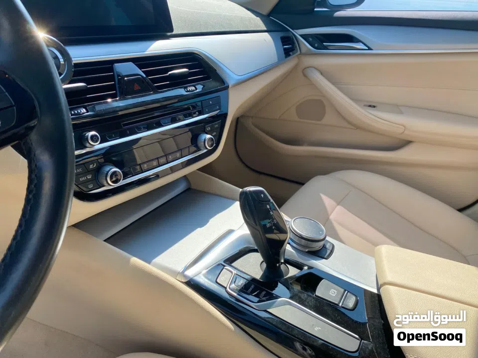 Full Option BMW 2020 5-series LOW MILEAGE