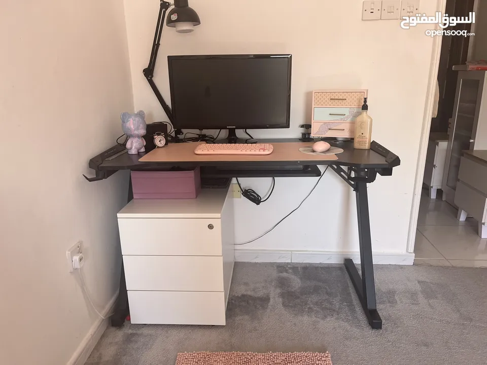 Gaming desk