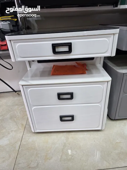 الكوميدينا الذكية مع الخزنة تصميم عصري  وظائف ذكية  أمان عالي مصنوعة من أجود أنواع الخشب سماعات عالي