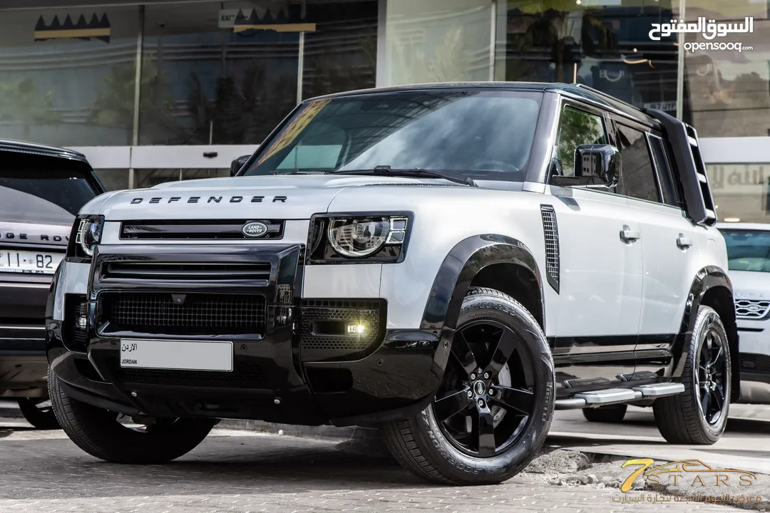Land Rover Defender 2024 Hse  Black Edition Plug in hybrid   السيارة وارد و كفالة الشركة