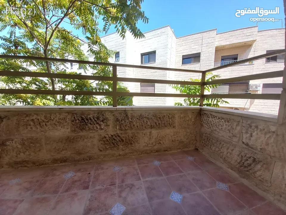 شقة غير مفروشة للايجار في دير غبار  ( Property 33662 ) سنوي فقط