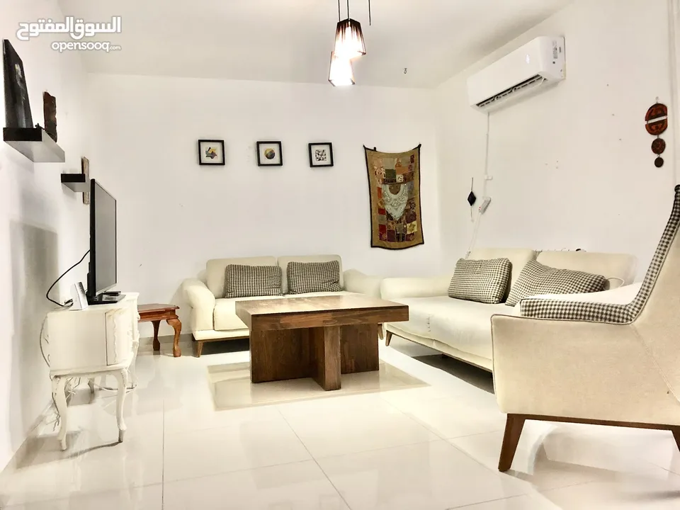 شقة للبيع مع حديقة ومدخل خاص