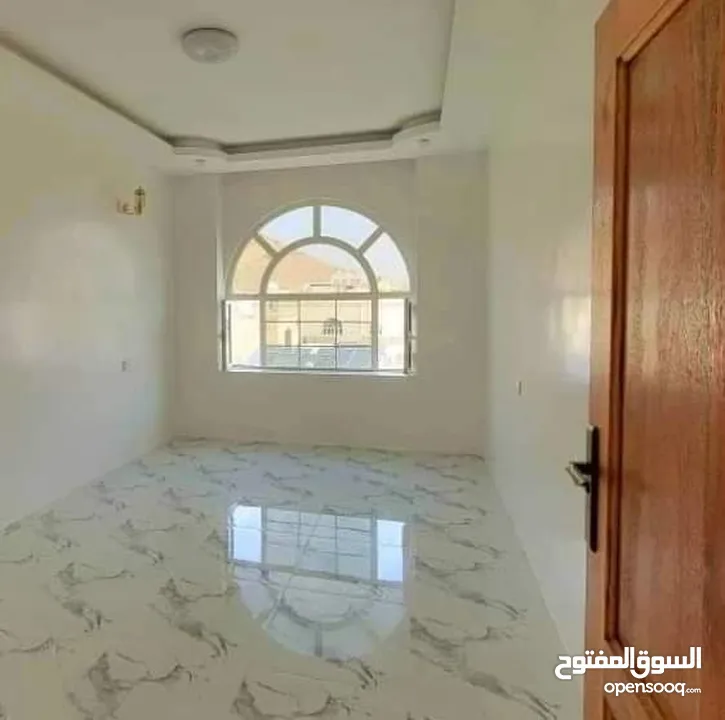 عماره للبيع ضخمه في ارقا احيا بيت بوس .