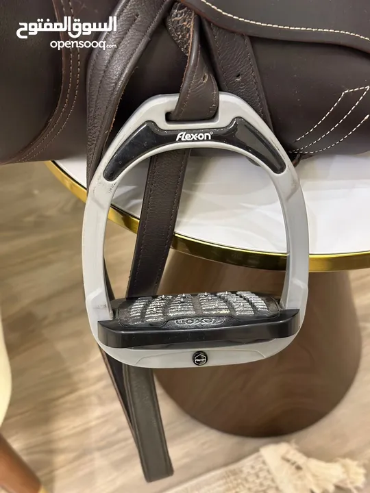 New prestige Rome saddles with stirrups