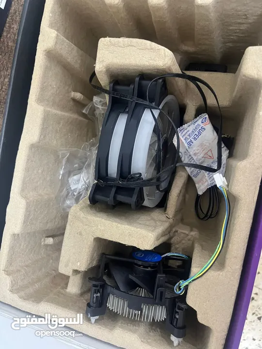كمبيوتر PC للبيع
