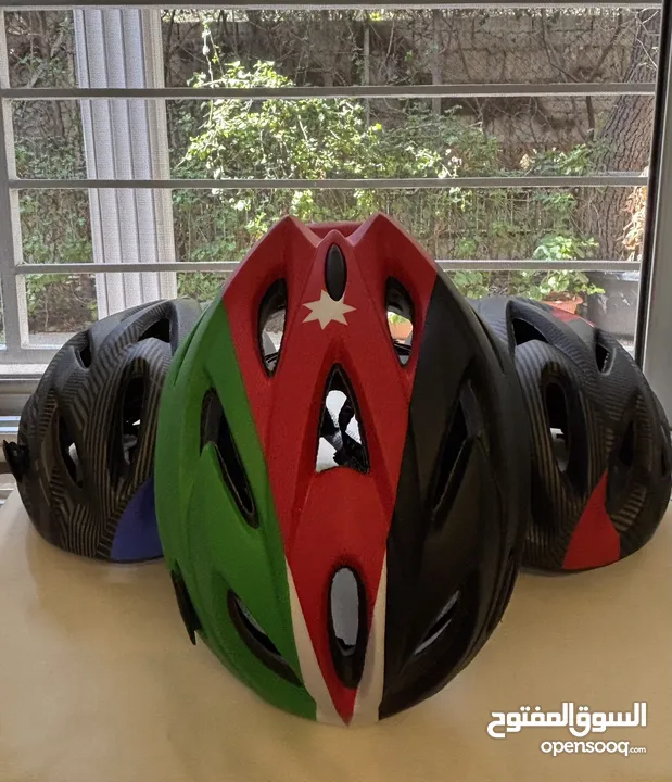 خوذات خفيفة للدراجات و التزلج Light helmets for bicycling and roller skating