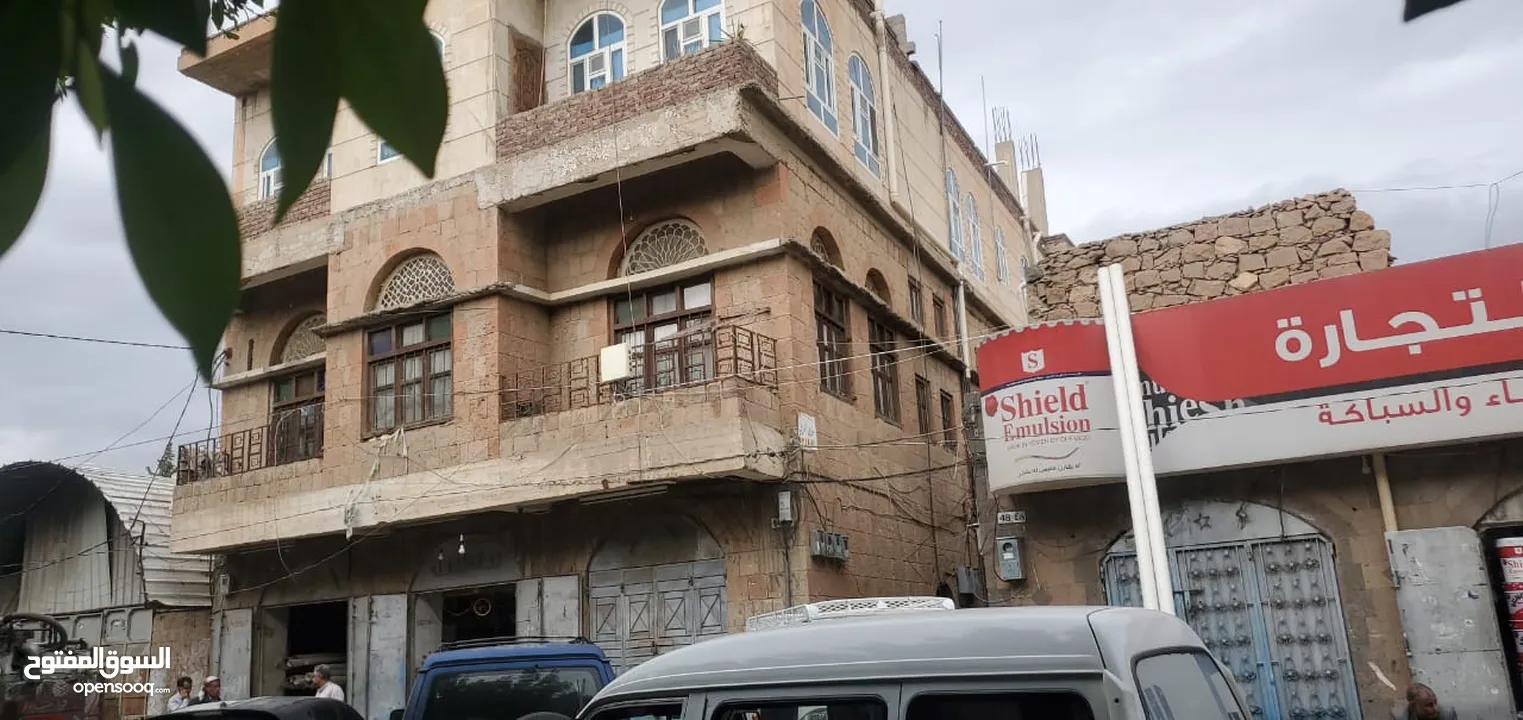 عماره للبيع في قلب صنعاء شارع العدل الرئيسي