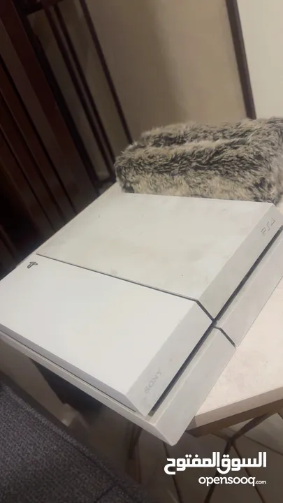 للبيع: جهاز PlayStation 4 – إصدار Glacier White – بحالة ممتازة