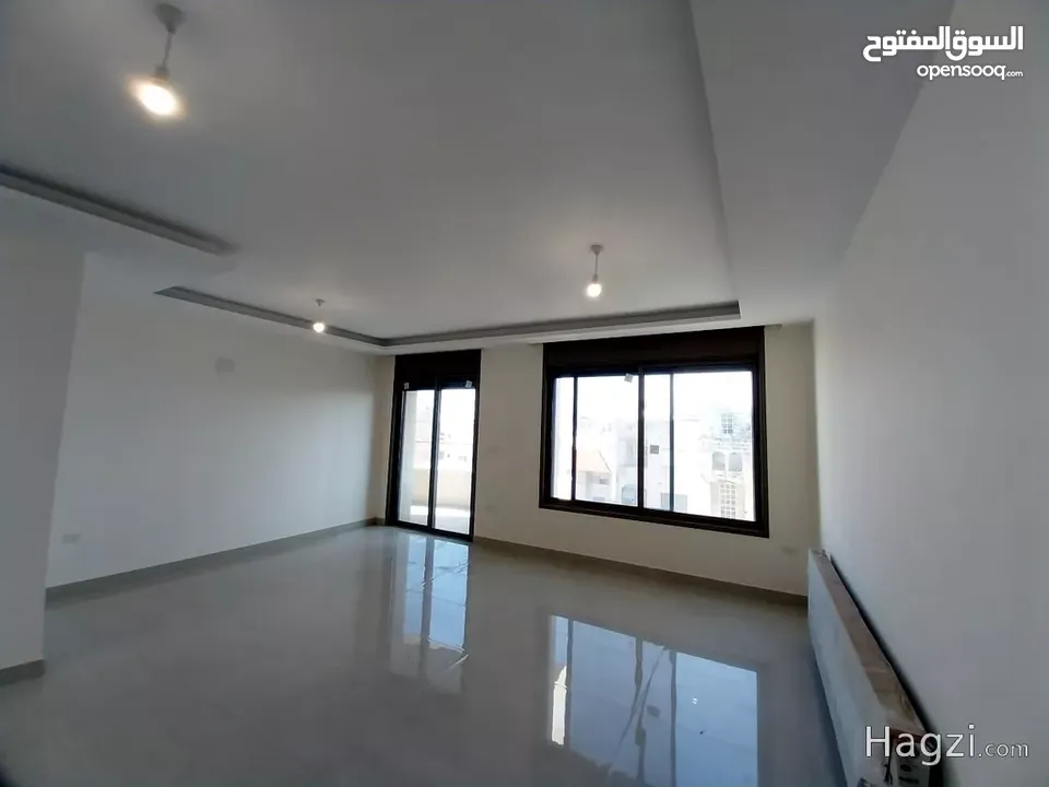 شقة طابق ثالث مع روف بمساحة 205  متر للبيع في منطقة ام السماق ( الرواب... ( Property ID : 30722 )