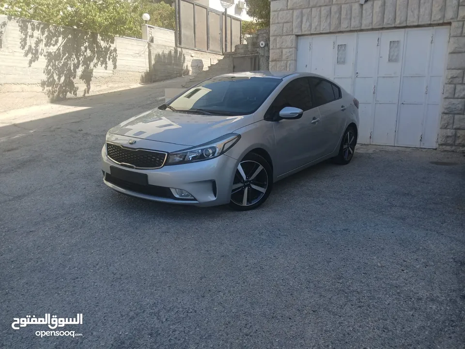 كيا K3 /موديل 2017/ ماتور 1600/ اقتصاديه/اصل سولار/ غنيه عن التعريف