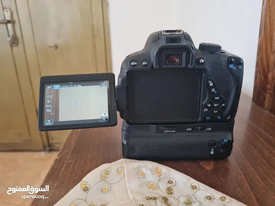 كاميرة كانون 700 d فل hd.