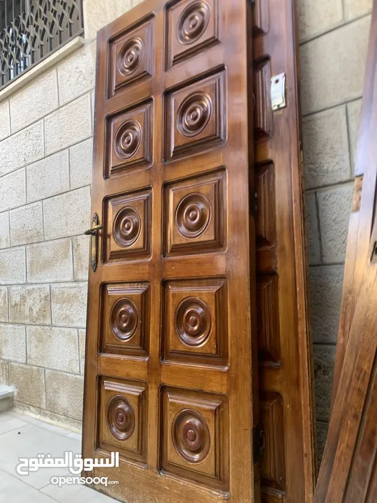 باب خشب للبيع