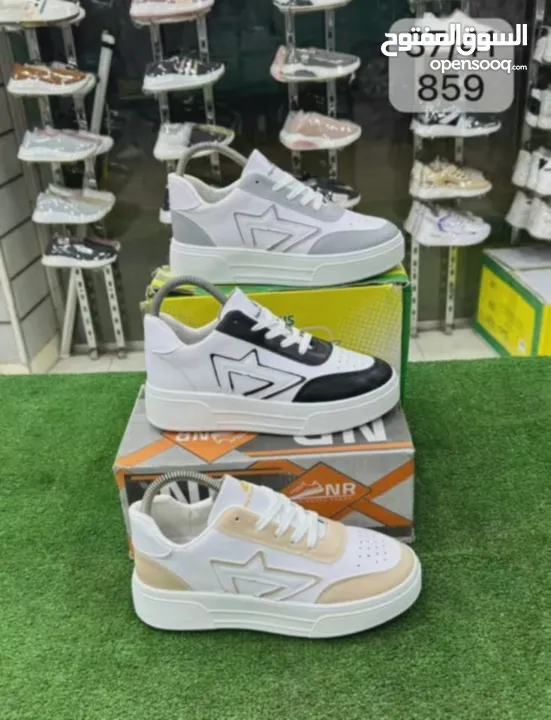 أحذية بسعر العرض