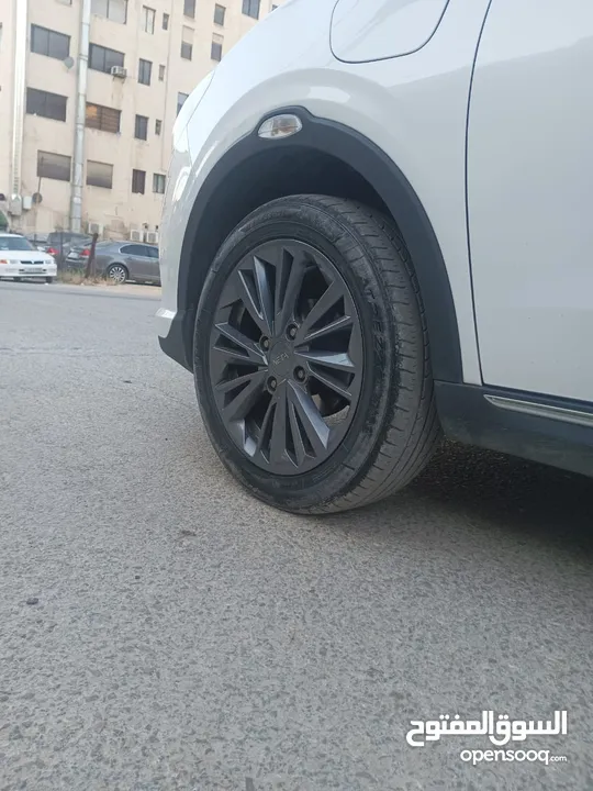 نينا v موديل 2023 لون ابيض لؤلؤي فحص كامل جمرك حديث اتسكور 89% استخدام شخصي مثبت كارسير