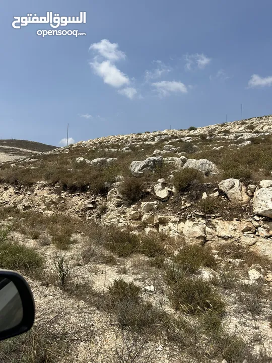 دونم للبيع بسعر مغري في بيت امرين قريب جدا من الخدمات و البناء