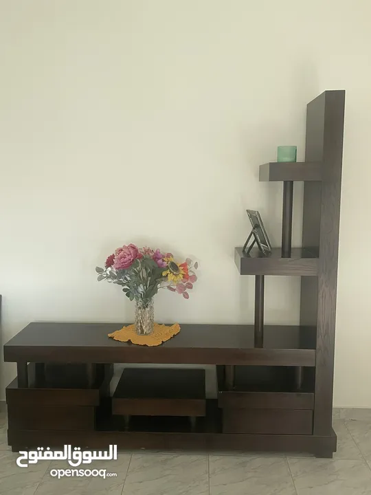 خشب زان بحاله ممتازه جدا T.v unit