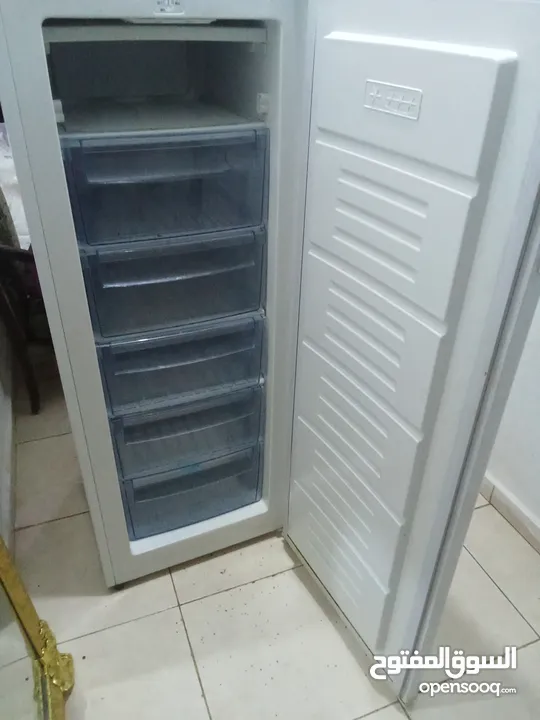 فريزر بحالة الوكاله للبيع 5جرارات