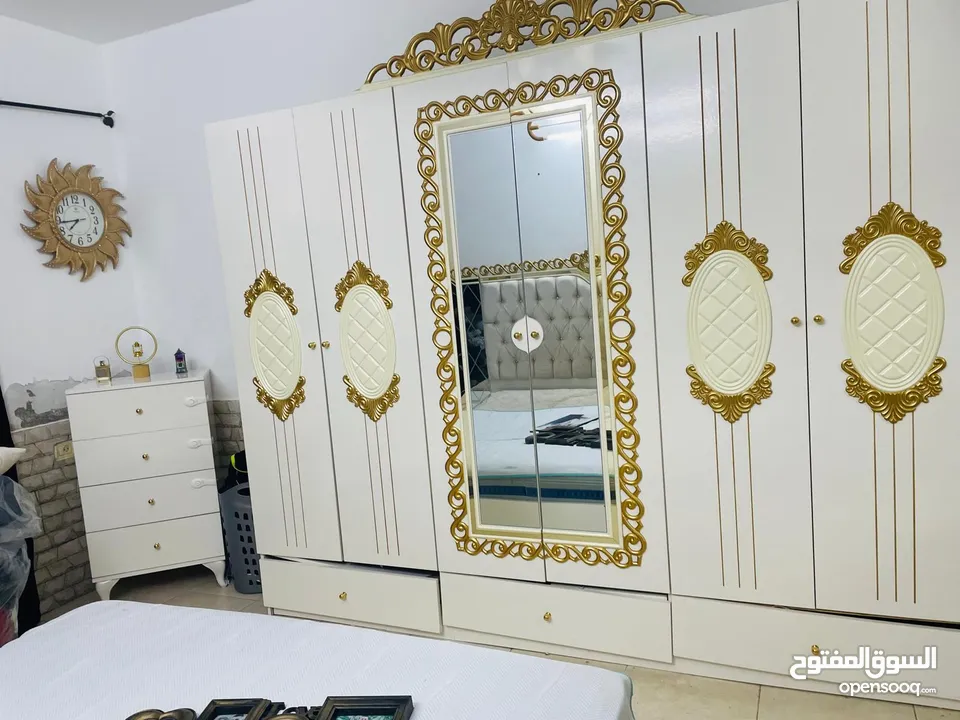 غرفة نوم دهان شبه جديدة