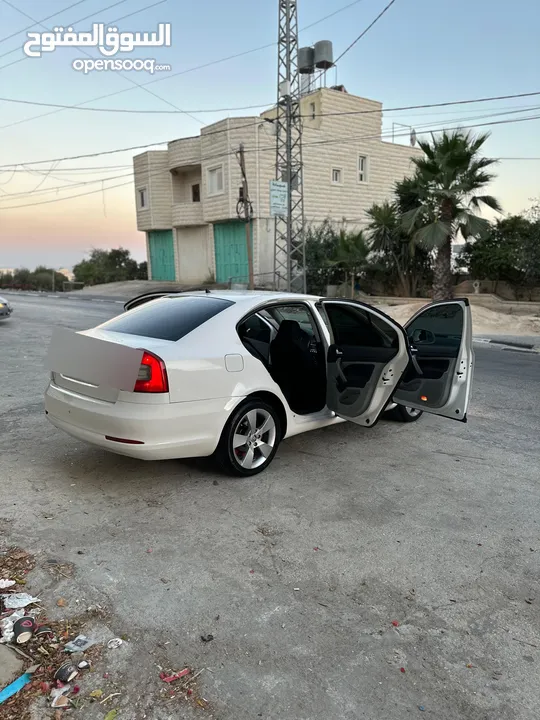 سكودا اوكتافيا رمش