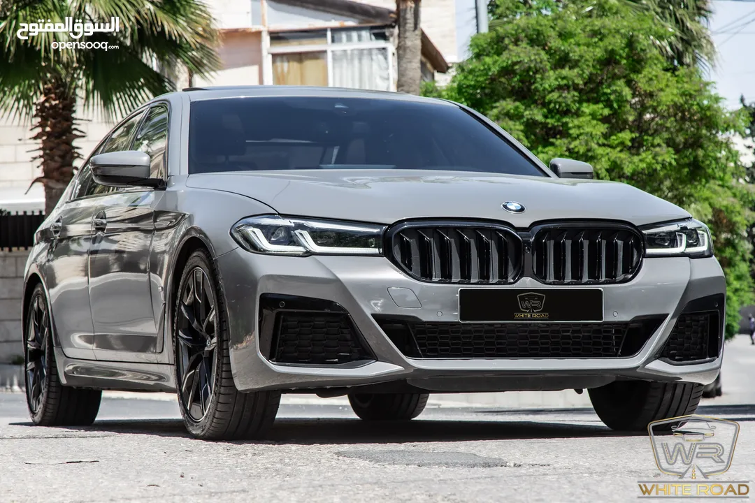 Bmw 530I 2023 M kit Gasoline   السيارة مميزة جدا و قطعت مسافة 75,000 كم فقط