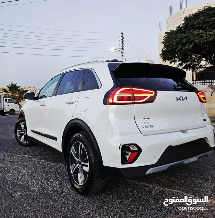نيرو هايبرد 2022 Plug-in اعلى صنف مع فتحه فحص كامل كلين تايتل بسعر مغري جدا