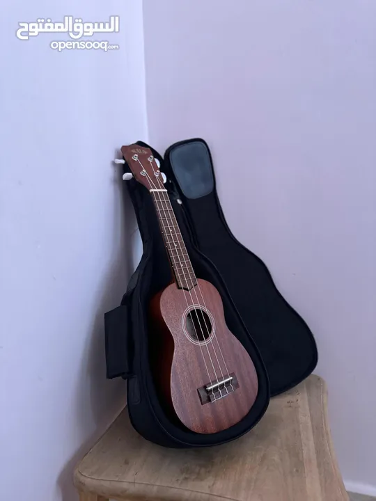 ukulele kala ka-15s يوكيليلي اصلي جديد مع الشنتة نوعية ممتازة جدا اوتار اصلية جديدة نوعية نضيفة