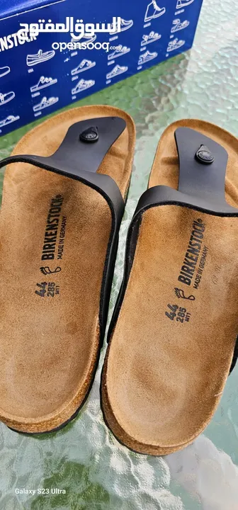 للبيع نعال BIRKENSTOCK مقاس 44 جديد