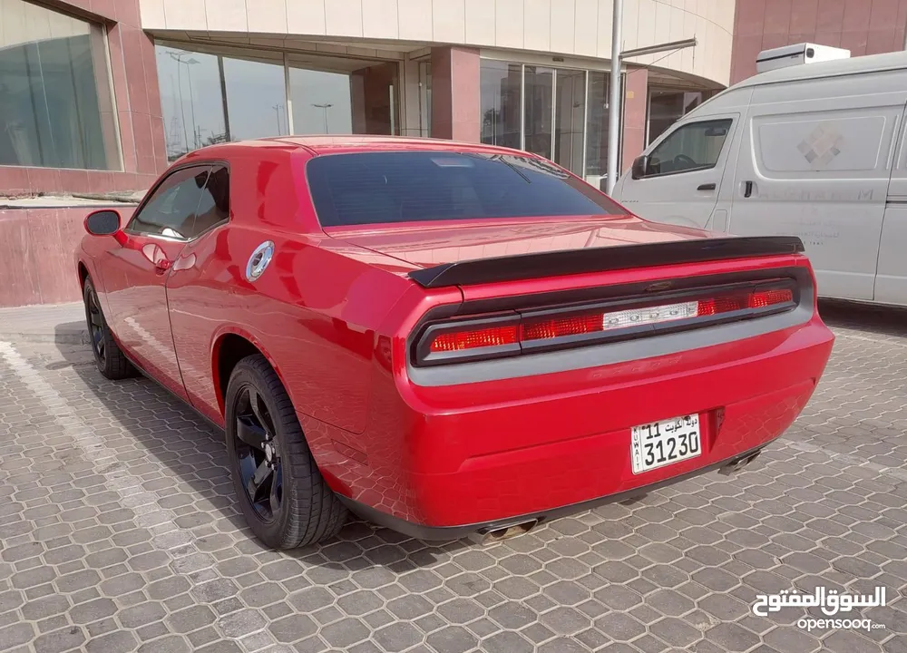 Dodge challenger 6 cylinders 2012 Sxt