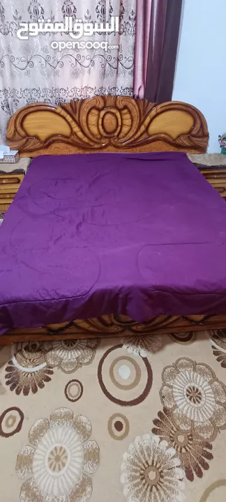 غرفت نوم خشب لاتي