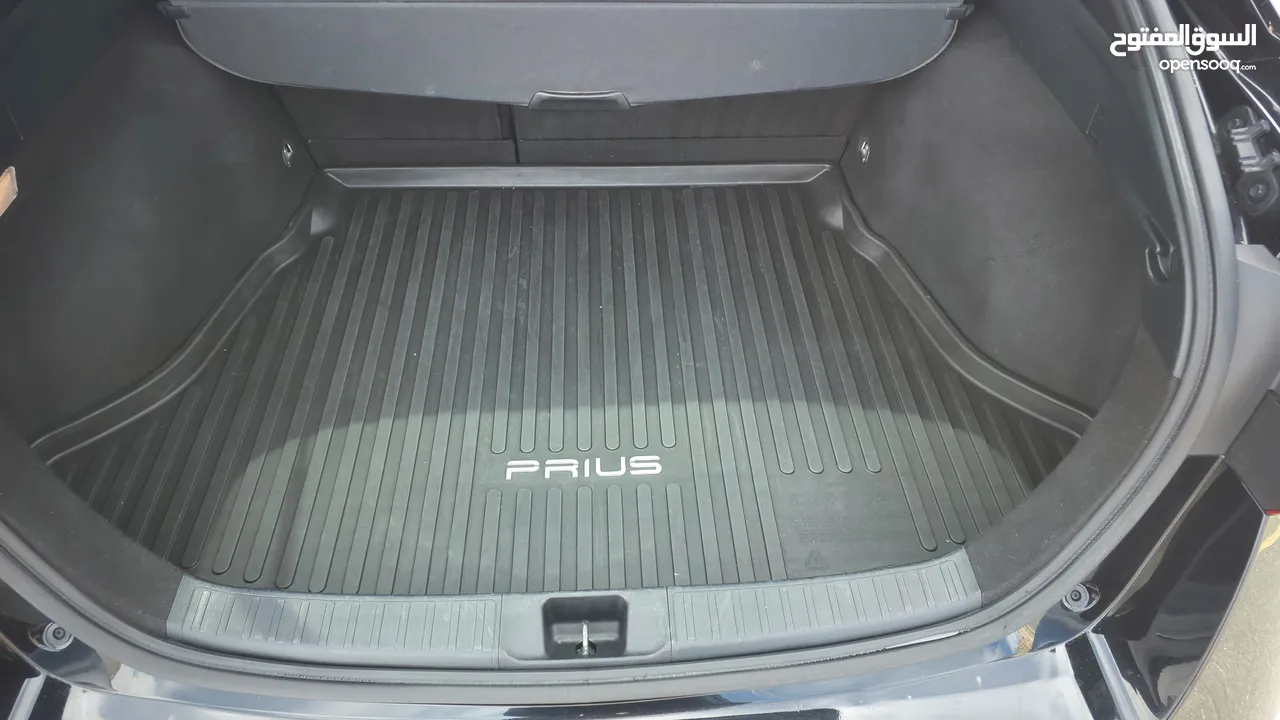 تويوتا بريوس 2022 XLE فحص كامل فل ما عدا الفتحة صنف بيرسونا TOYOTA PRIUS 2022 XLE FULLY LODED