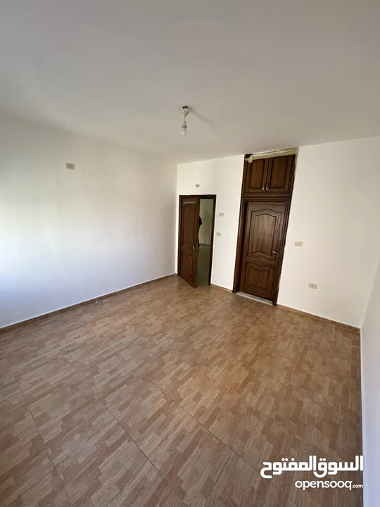 شقة طابق اول