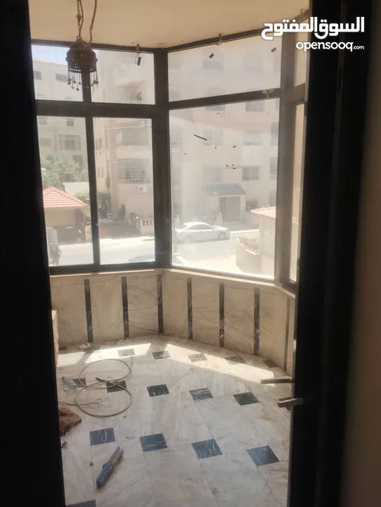 شقه للبيع طابق اول 200