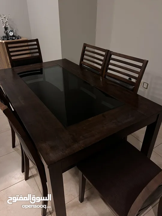 Dining room Table