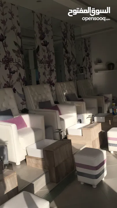 .صالون للعناية بالاظافر و سبا    .                          .Nails Spa &More .