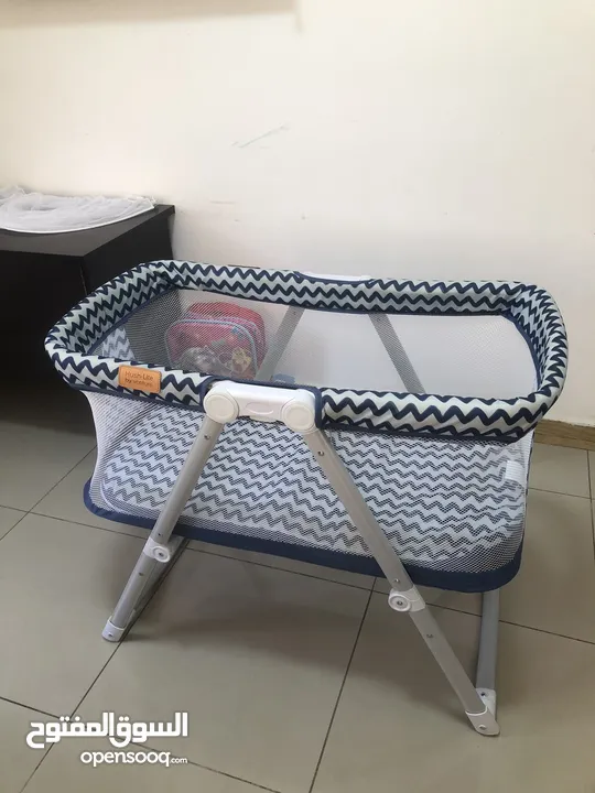 تخت بيبي ازرق وزهري جديد