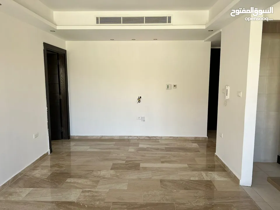 شقة غير مفروشة للإيجار ( Property 40132 ) سنوي فقط