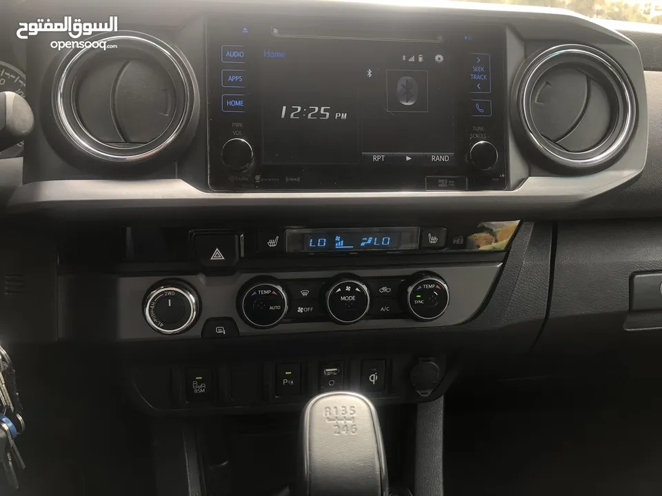 تويوتا تاكوما 2017  كابينة و نص مميز غيار عادي 4x4   بحالة ممتازة من المالك.