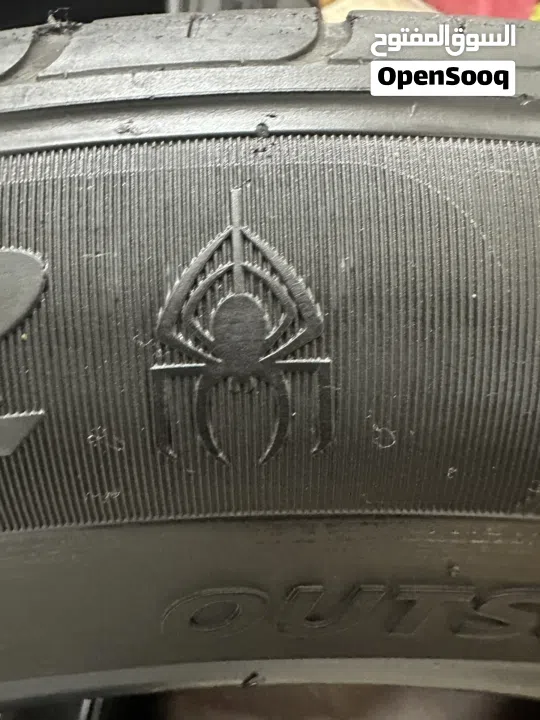 تايرات كامري مستعملين سنة ونص بحالة جيدة جداً