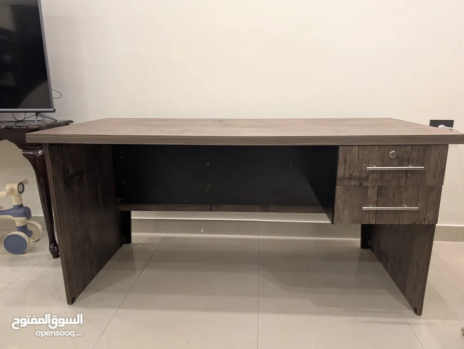 مكتب خشبي مع أدراج شامل التوصيل
