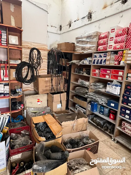 محل قطع سيارات للبيع كامل