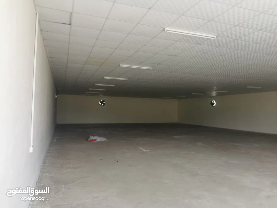 مخزن للإيجار 400 متر صحار/ الوقيبة بالقرب من بازار مول  Store for rent Sohar 400 m Near lulu