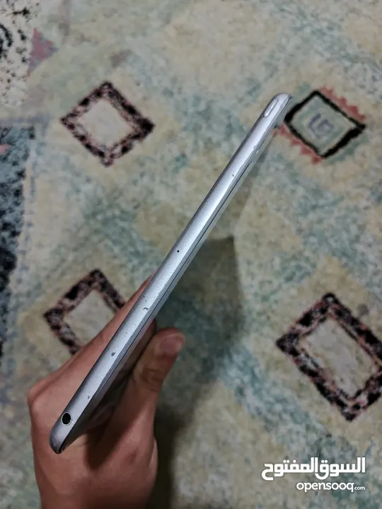 آيباد جيل ثامن للبيع iPad 8 بمساحه 128 جيجا باقل سعر ،للبيع فقط