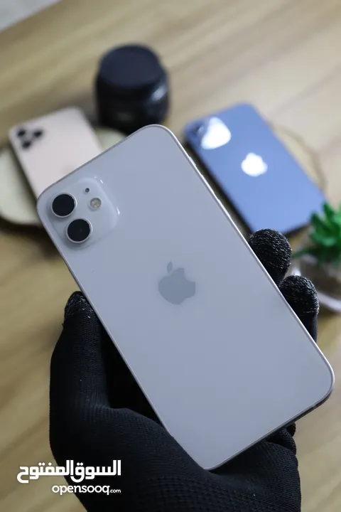 iPhone 11 Pro B:75% iPhone 12 B:92% iPhone 12 Pro B:77% iPhone 13 B:76%