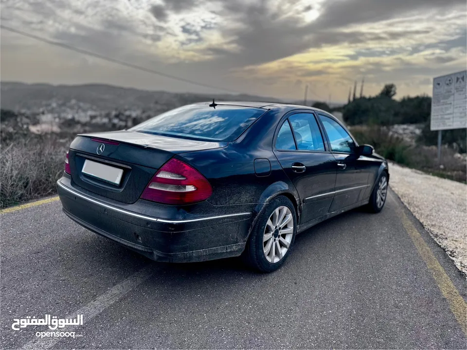 Mercedes E350 v6