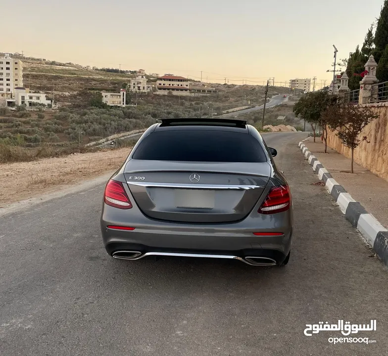 مرسيدس بنز E300 بنزين بحالة الوكالة