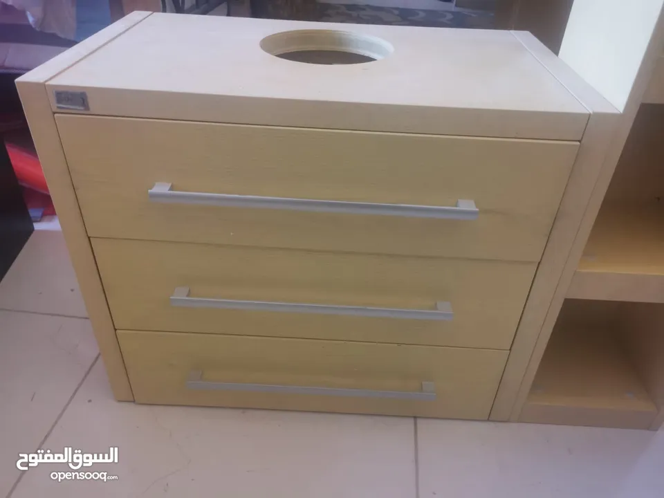 خزانه مغسله و رفوف