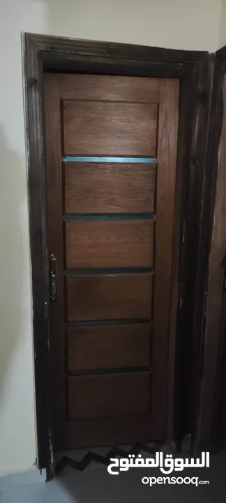 باب خشب بدون الحلق